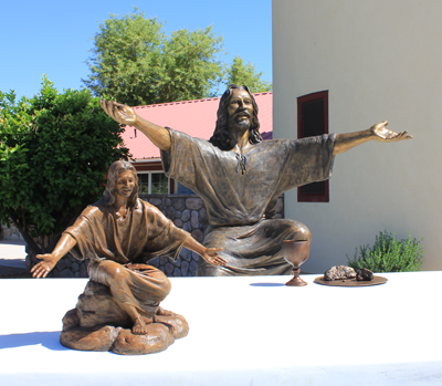 "Welcoming Christ" lifesize bronze scene of Jesus Welcoming People, Spirit of Joy Church, Gilbert, AZ, Christian school statues, prayer garden memorials of Jesus Christ, memorials by Christian sculptor, Tom White. Biblical and religious monumental statues.  Sculptures of the Last Supper, Washing Jesus' Feet, communion elements bread and wine in bronze, monumental Christ sculptures, parables of Christ in art, faith-based sculptures, images of Christ